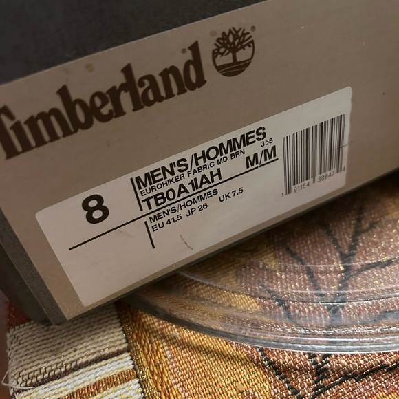 Brown Timberland Shoes, Men size 8. - Picture 4 of 4